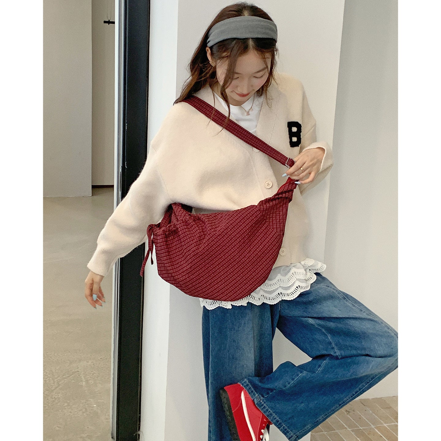 Korean-style Instagram-inspired Relaxed-fit Horn-shaped Tote Bag With A Large Capacity