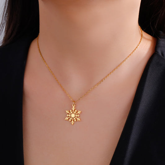 Women's Snowflake Pendant Necklace Accessories Neck