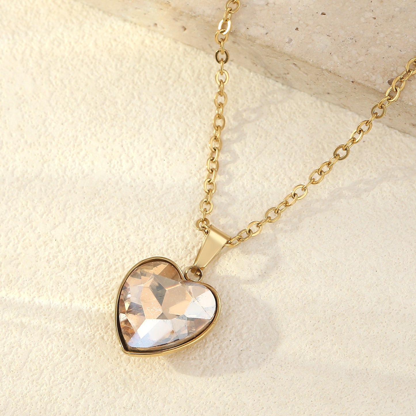 Elegant And Minimalist Womens Heart-shaped Necklace Trendy Design
