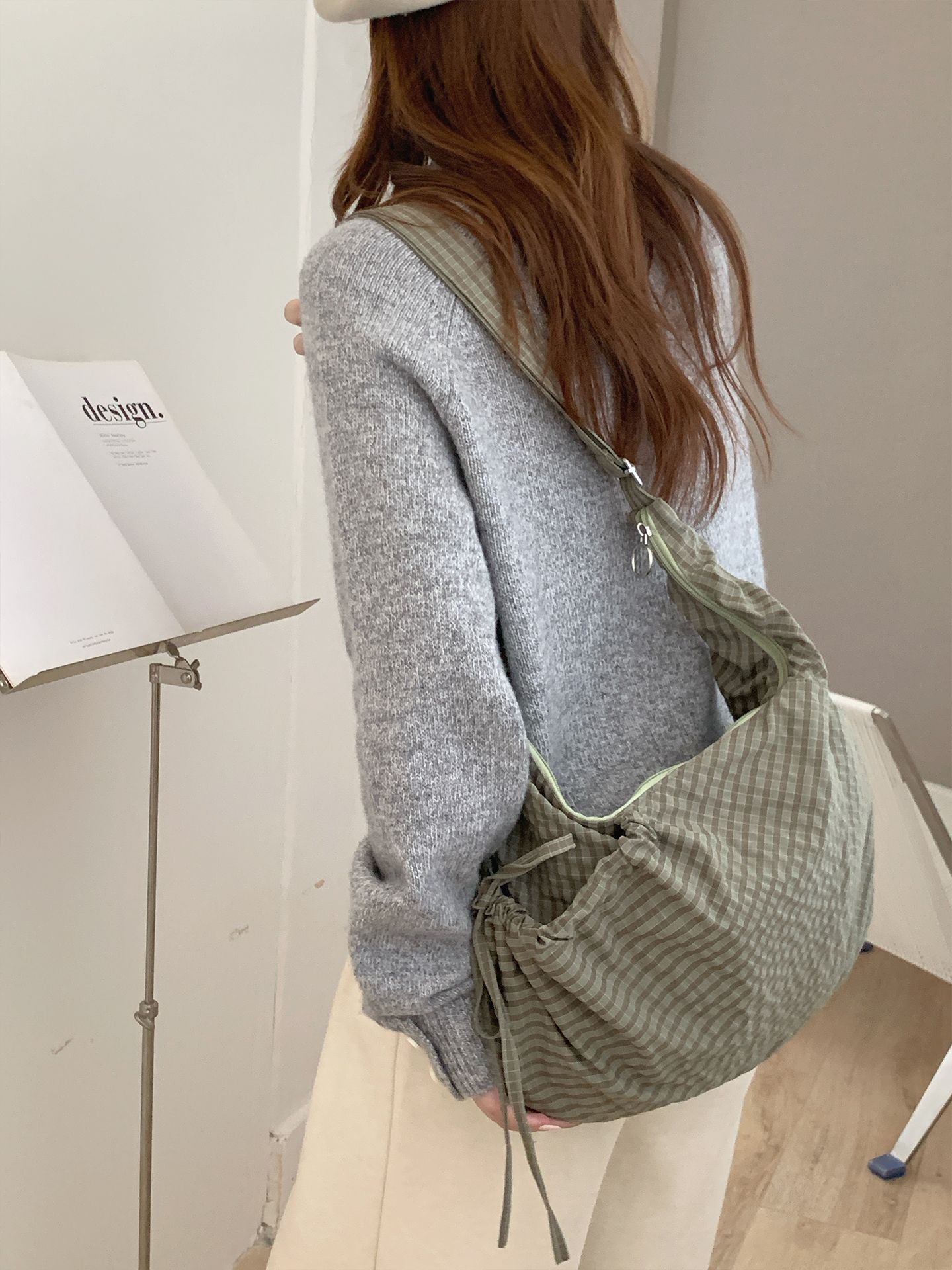 Korean-style Instagram-inspired Relaxed-fit Horn-shaped Tote Bag With A Large Capacity