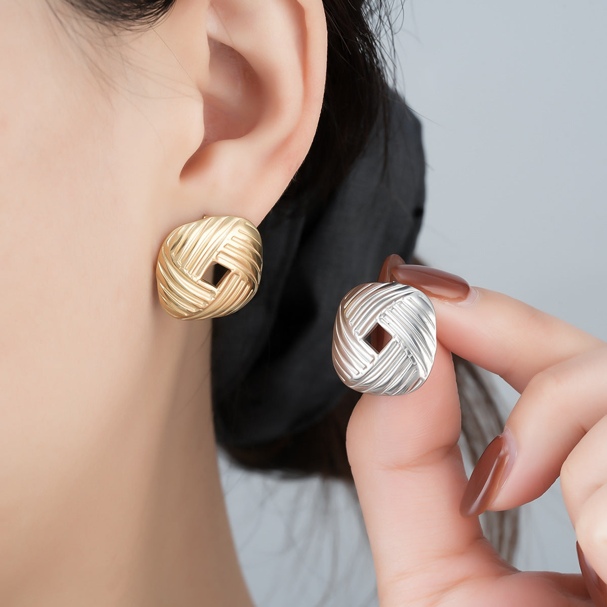 1 Pair New Vintage Luxury All-Match Women's Stud Earrings, Light Luxury Personality Trendy Exaggerated Geometric Earrings Jewelry