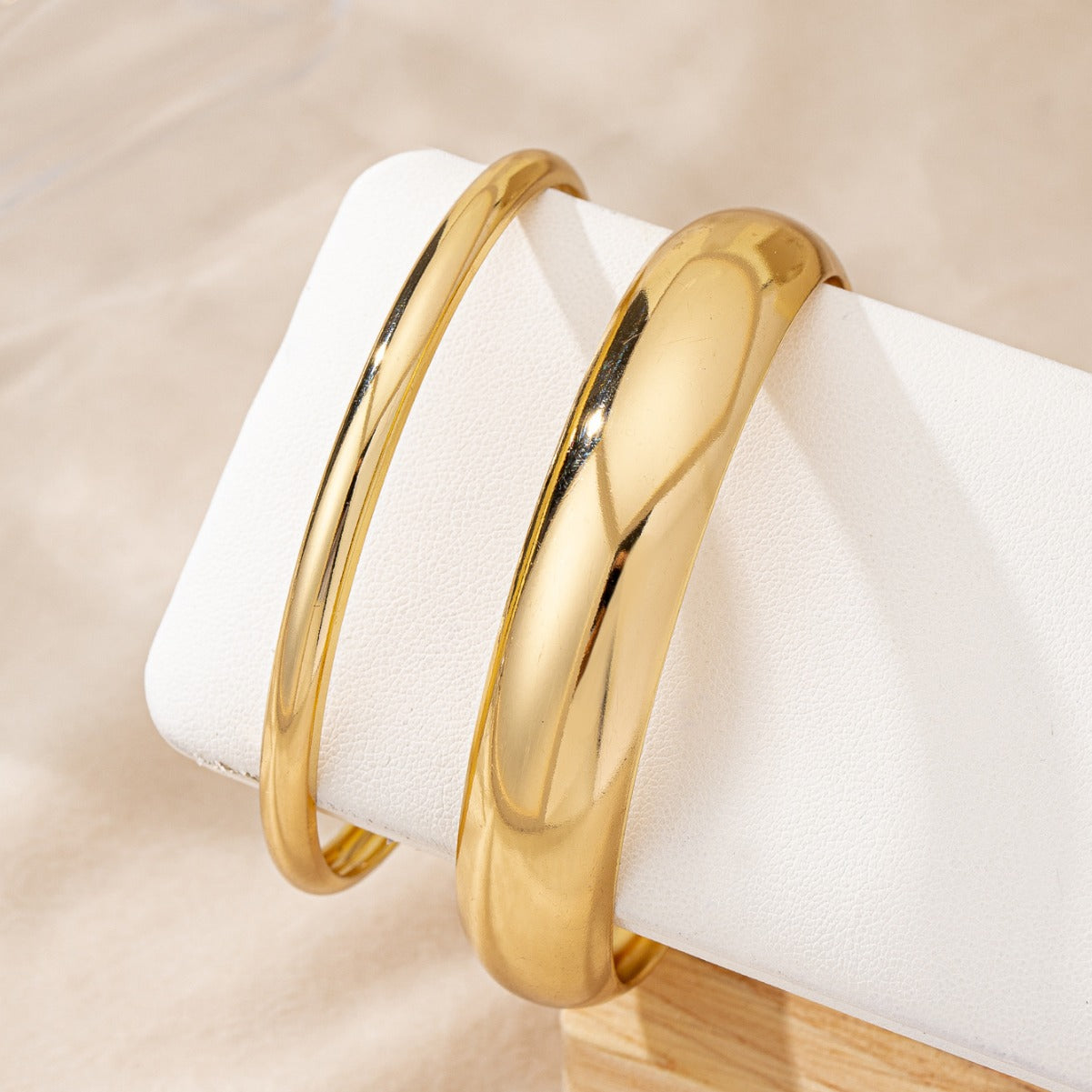 Exaggerated Minimalist Traditional High-gloss Bracelet