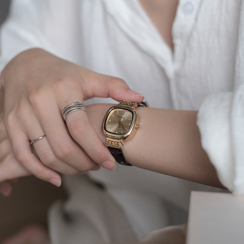 Retro-style Womens Watch With A Minimalist Petite Square Design