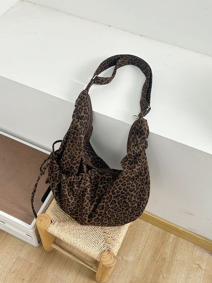 Korean-style Instagram-inspired Relaxed-fit Horn-shaped Tote Bag With A Large Capacity