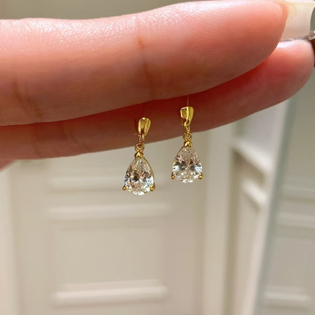 Exquisite High-end Stylish Minimalist Versatile Crystal Earrings