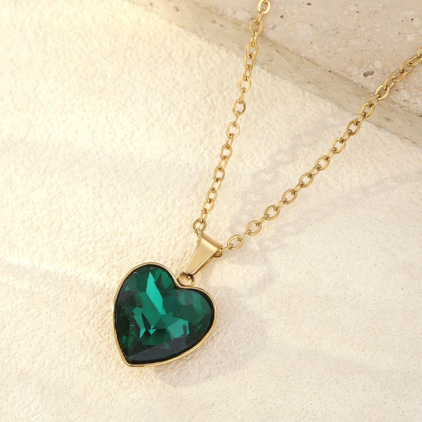Elegant And Minimalist Womens Heart-shaped Necklace Trendy Design