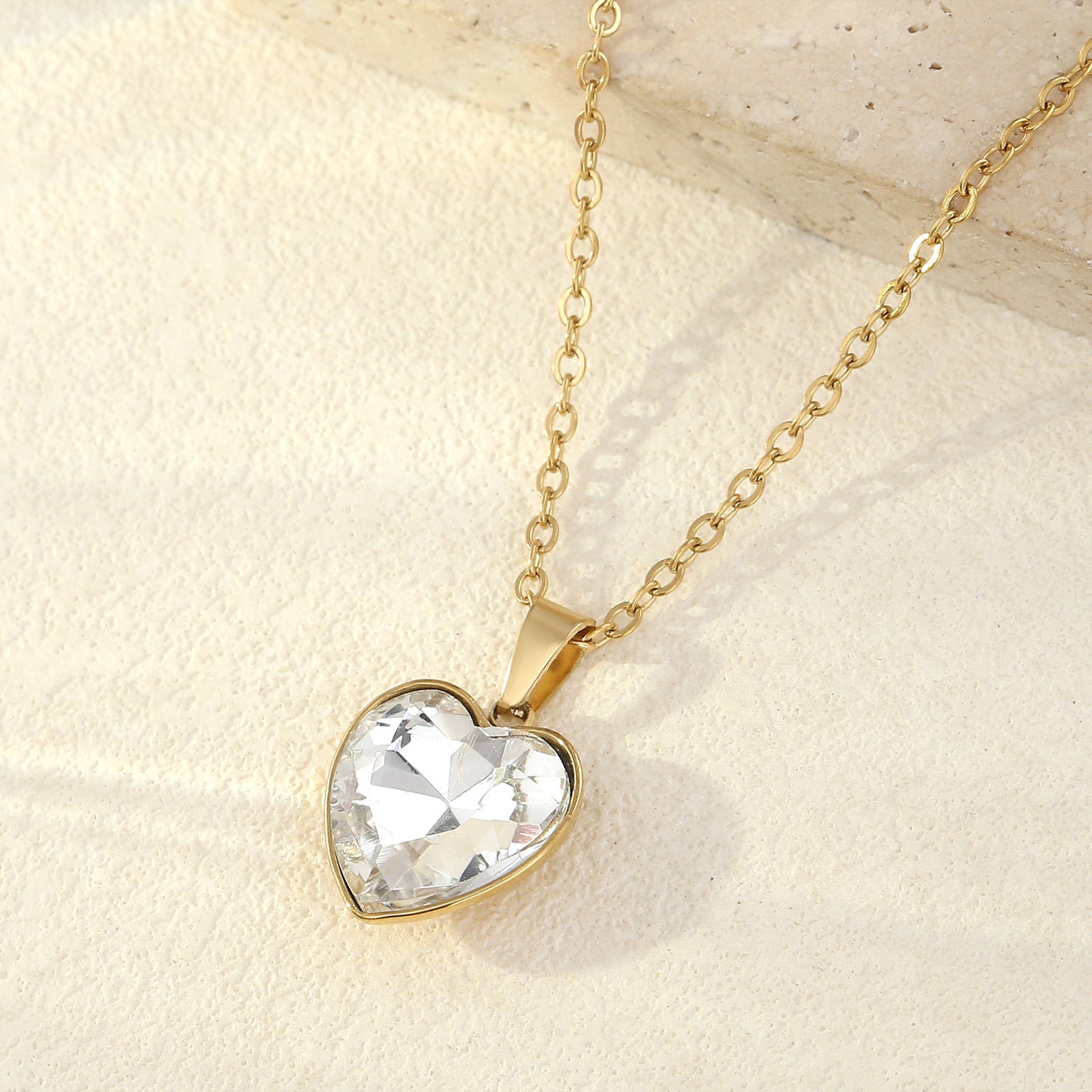 Elegant And Minimalist Womens Heart-shaped Necklace Trendy Design
