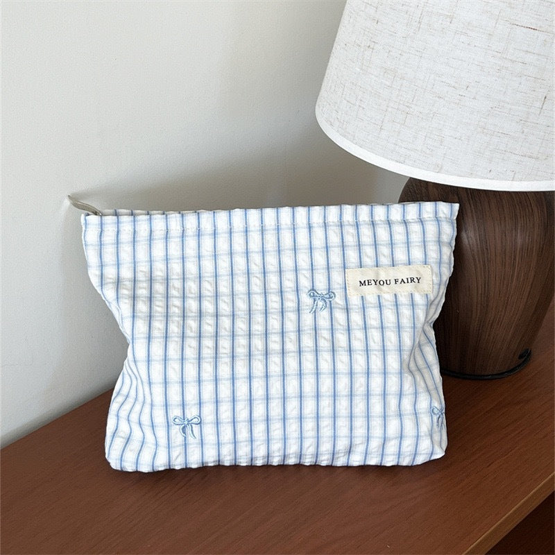Blue Handheld Cosmetic Bag