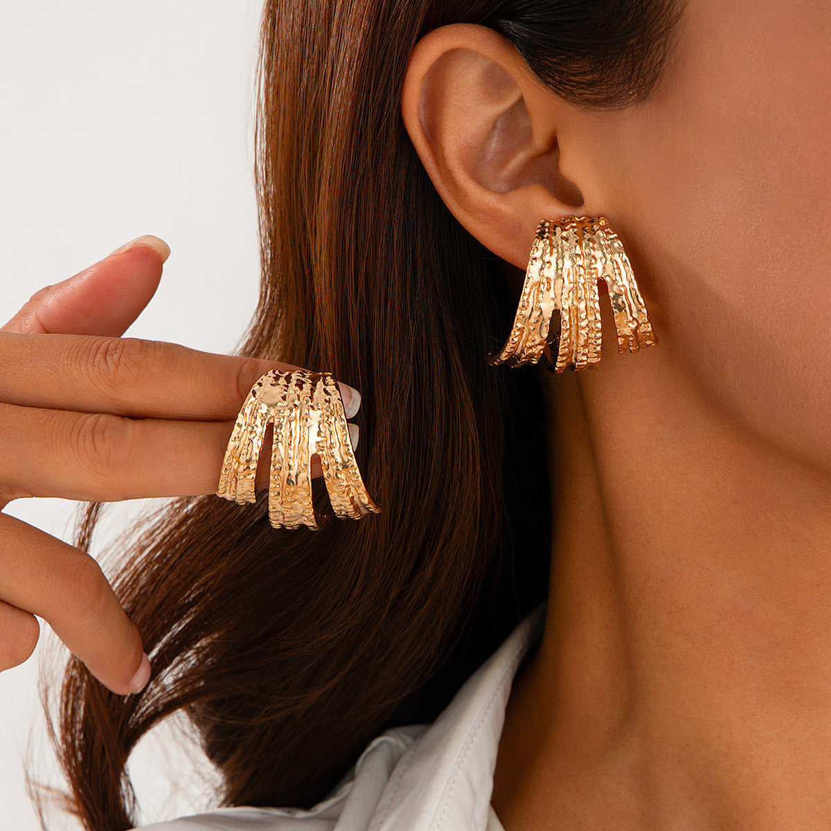 Niche Minimalist Metal Pleated Stud Earrings