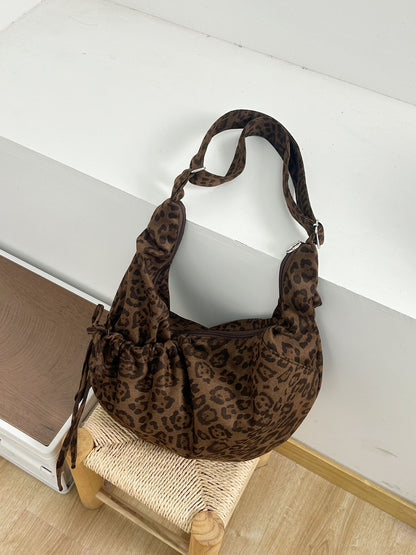 Korean-style Instagram-inspired Relaxed-fit Horn-shaped Tote Bag With A Large Capacity