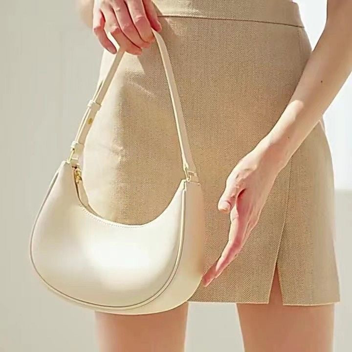 Womens Summer Shoulder And Tote Bag With A Niche Design Baguette Style